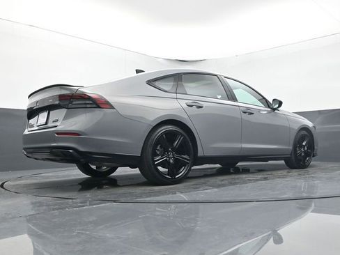 Used 2025 Honda Accord Sport image 11