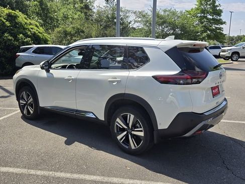Used 2023 Nissan Rogue SL w/ SL Premium Package AWD/4WD image 3