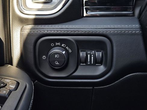 New 2026 RAM 2500 Limited AWD/4WD image 17