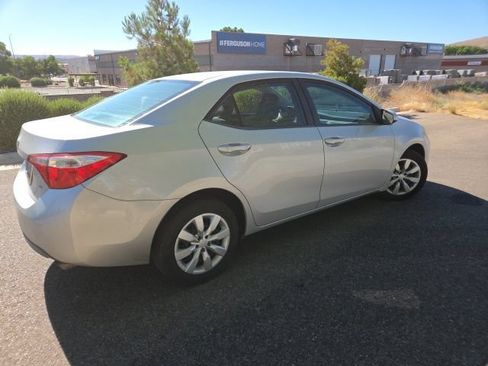 Used 2016 Toyota Corolla LE FWD image 4