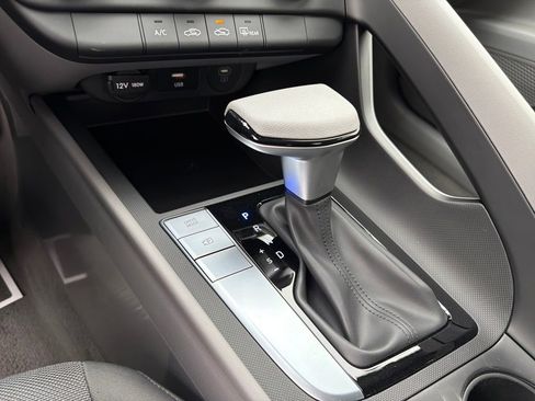 Used 2026 Hyundai Elantra SE w/ Cargo Package image 21