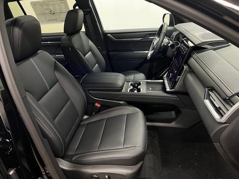 New 2026 GMC Acadia Elevation w/ Elevation Premium Package AWD/4WD image 43