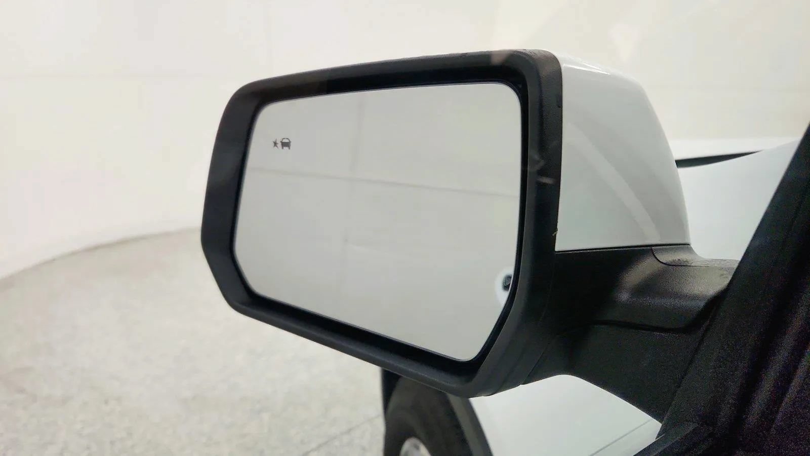 Used 2023 Chevrolet Traverse LT FWD image 15