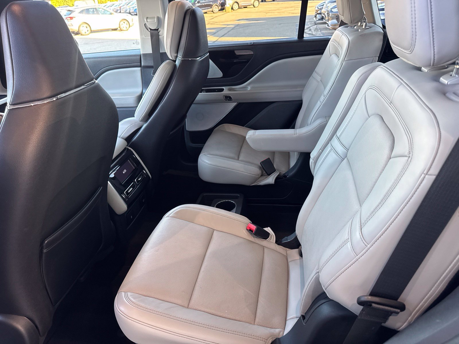 Used 2025 Lincoln Aviator Reserve w/ Equipment Group 201A AWD/4WD image 37