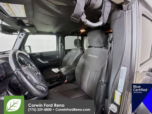 Used 2018 Jeep Wrangler Unlimited Sahara w/ Connectivity Group AWD/4WD image 21