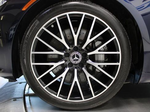 Used 2022 Mercedes-Benz S 500 4MATIC w/ 3D Technology Package image 34