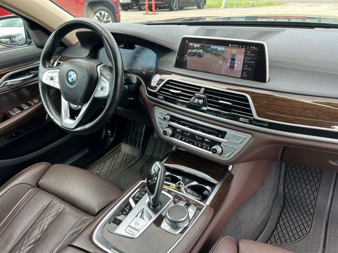 Used 2020 BMW 750i xDrive AWD/4WD image 26