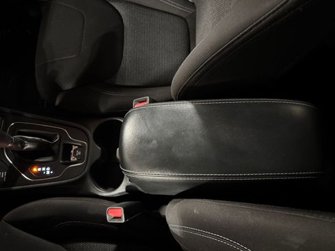 Used 2020 Jeep Cherokee Latitude w/ Cold Weather Group image 24