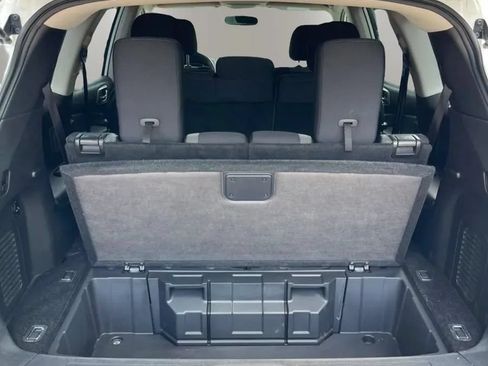 Used 2018 Nissan Pathfinder SV AWD/4WD image 18