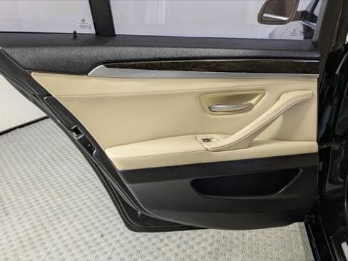 Used 2016 BMW 528i Sedan w/ Premium Package image 14