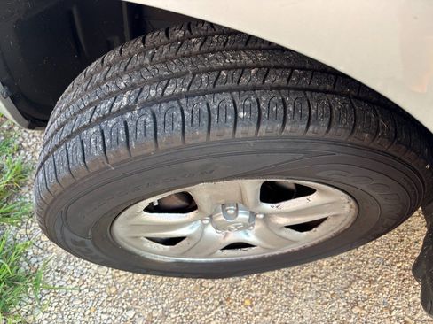 Used 2011 Toyota RAV4 4WD w/ Base L4 Extra Value Pkg image 4