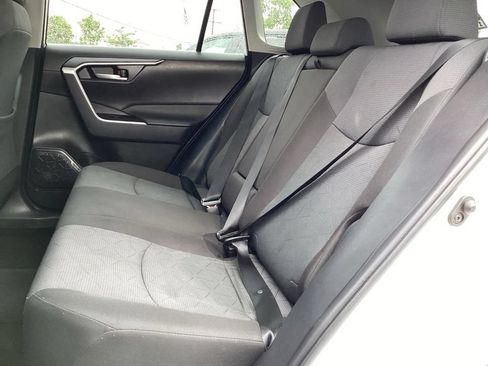Used 2025 Toyota RAV4 XLE AWD/4WD image 18