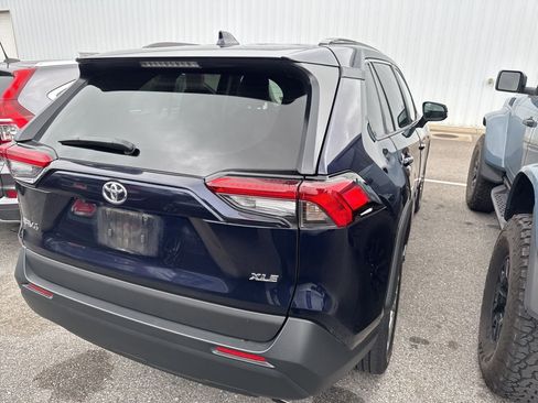 Used 2023 Toyota RAV4 XLE Premium image 7