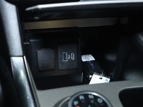 Used 2022 Ford Explorer XLT w/ Equipment Group 202A image 30