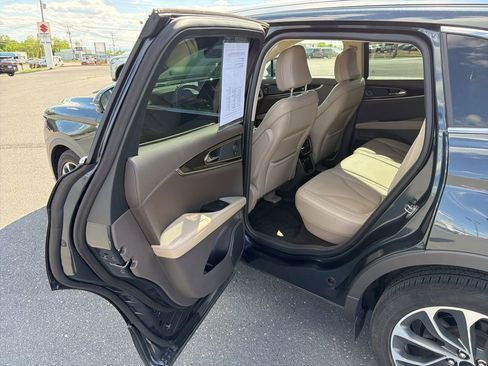 Used 2023 Lincoln Nautilus Reserve w/ Luxury Package image 15