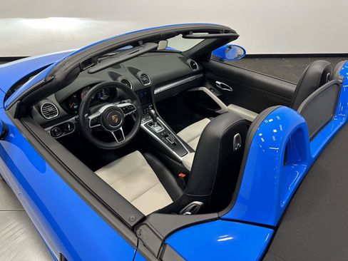 Certified 2025 Porsche 718 Boxster S RWD image 18