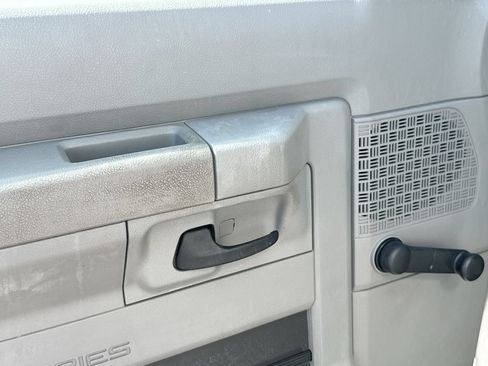 Used 2022 Ford E-450 and Econoline 450 Super Duty RWD image 20