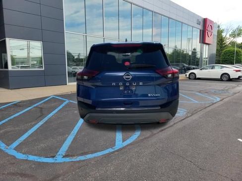 Certified 2023 Nissan Rogue SV AWD/4WD image 5