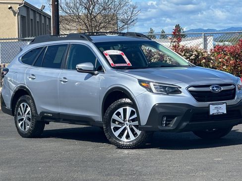 Used 2022 Subaru Outback Premium image 2