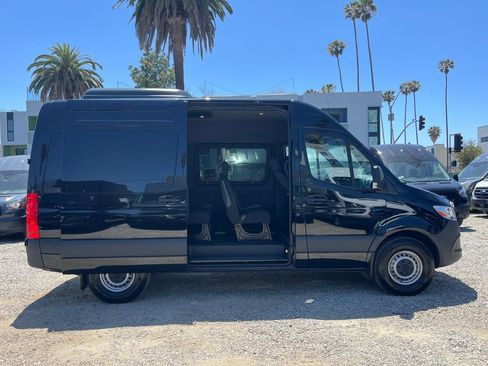 Used 2025 Mercedes-Benz Sprinter 2500 image 5