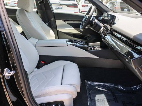 Used 2026 BMW 530i RWD image 15