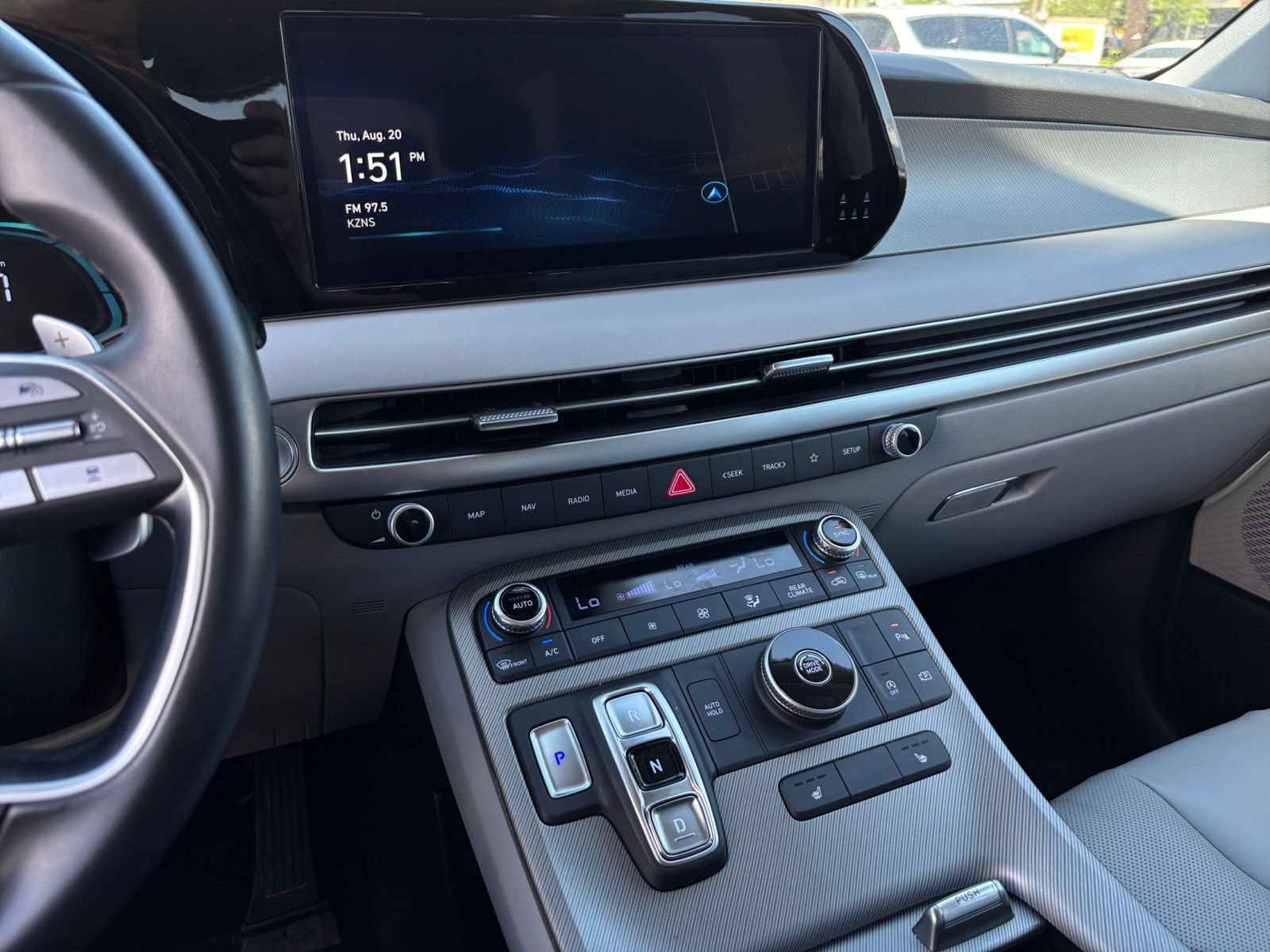 Used 2025 Hyundai Palisade SEL FWD image 16