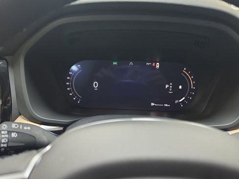 New 2026 Volvo XC60 B5 Plus w/ Climate Package AWD/4WD image 16