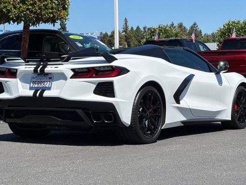 Used 2023 Chevrolet Corvette Stingray Premium Conv w/ Z51 Performance Package RWD image 4