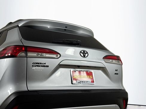Certified 2025 Toyota Corolla Cross LE w/ Moonroof Package AWD/4WD image 27