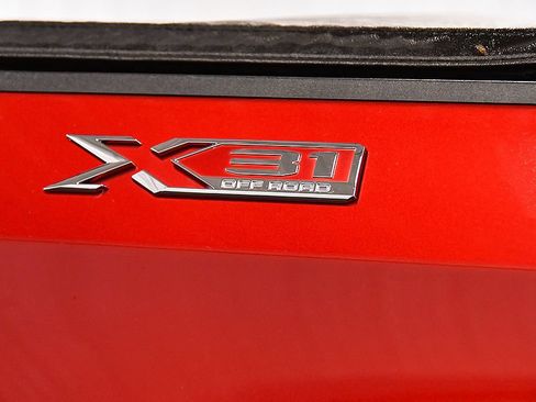 Used 2024 GMC Sierra 1500 SLT w/ SLT Premium Package AWD/4WD image 11