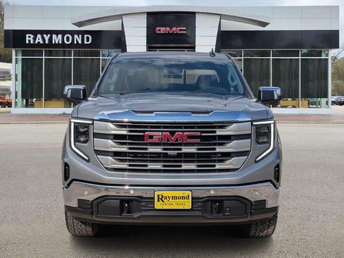New 2026 GMC Sierra 1500 SLE image 2