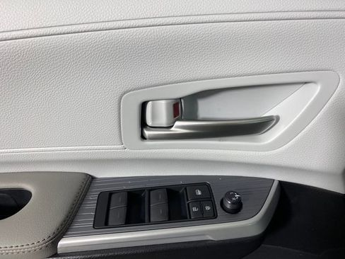 Used 2025 Toyota Sienna XLE w/ XLE Plus Package image 24