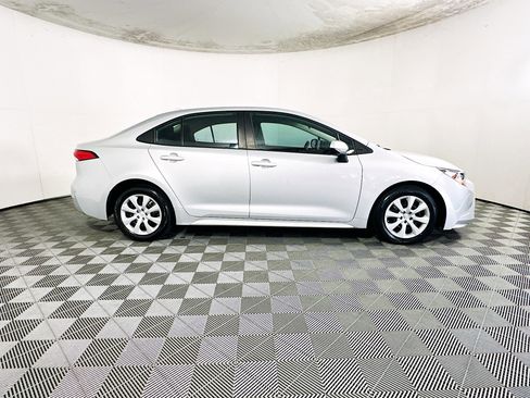 Used 2024 Toyota Corolla LE image 2