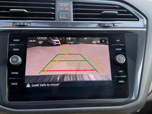 Used 2023 Volkswagen Tiguan SE R-Line FWD image 26