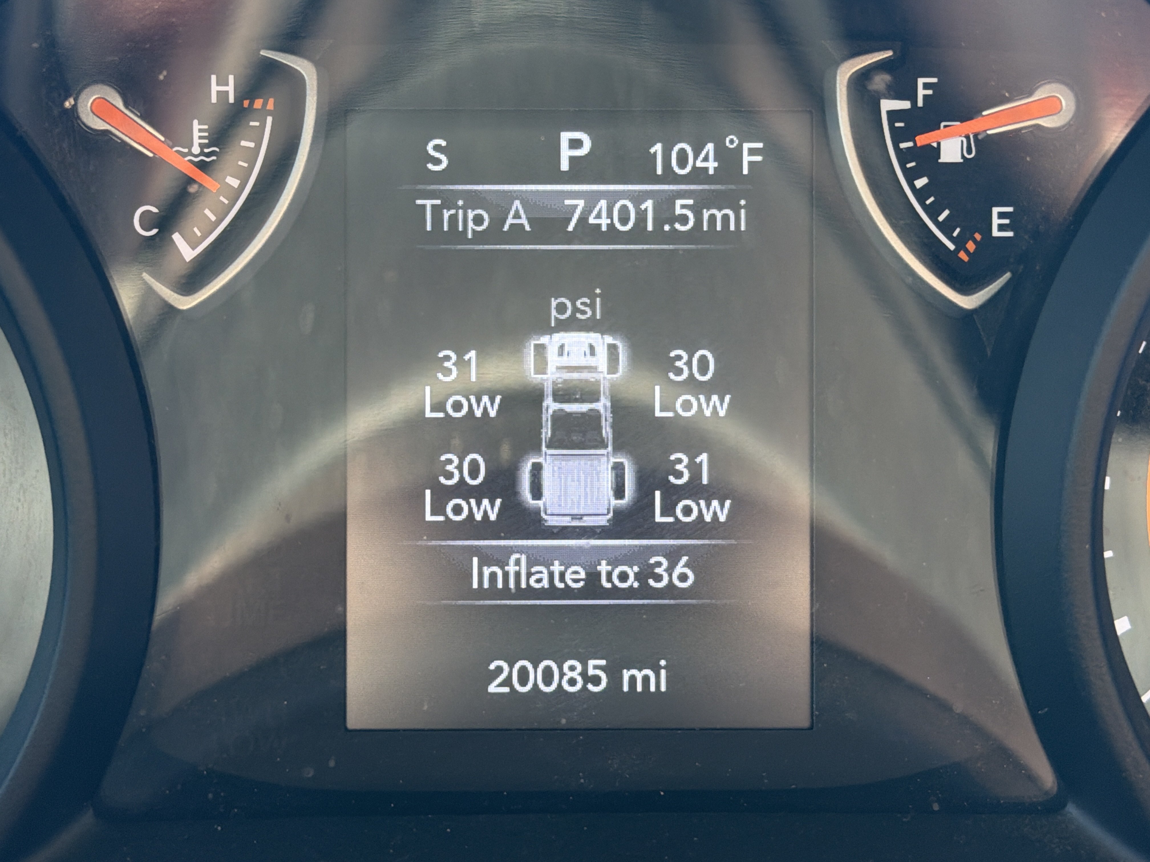 Certified 2025 Jeep Gladiator Sport AWD/4WD image 2