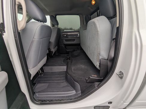 Used 2018 RAM 2500 SLT image 28