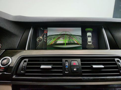 Used 2014 BMW 550i xDrive Sedan AWD/4WD image 21