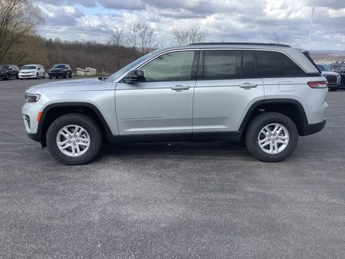 New 2025 Jeep Grand Cherokee Laredo w/ Luxury Tech Group I image 6