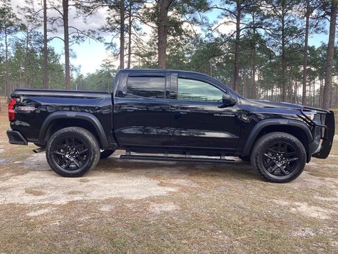 Used 2025 Chevrolet Colorado Trail Boss image 6