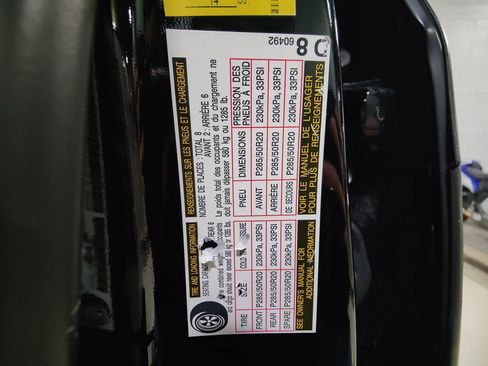 Used 2015 Lexus LX 570 4WD w/ Luxury Package image 29