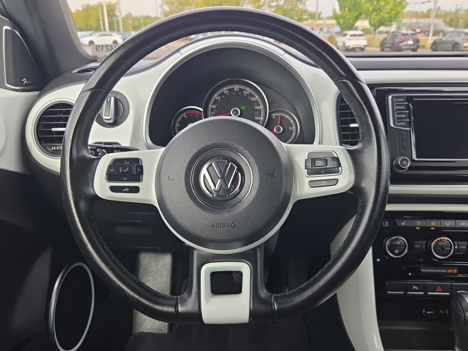 Used 2019 Volkswagen Beetle 2.0T SE FWD image 22