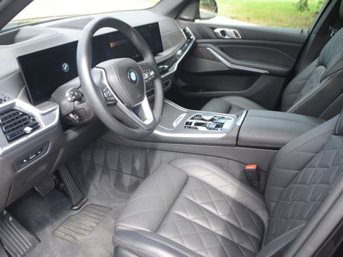 Used 2025 BMW X5 xDrive40i image 9