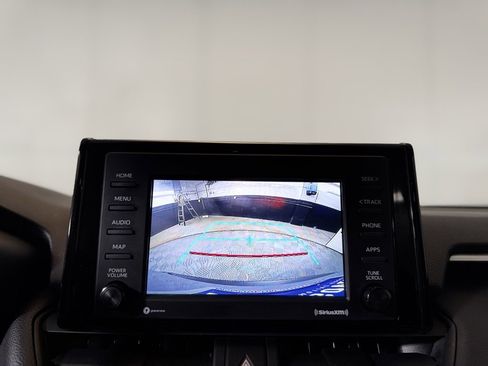 Used 2020 Toyota RAV4 LE image 15