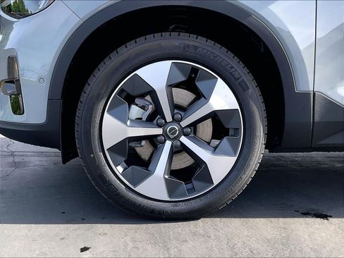 New 2026 Volvo XC40 B5 Plus w/ Protection Package Premier AWD/4WD image 14