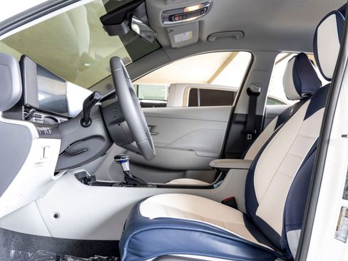 Used 2025 Hyundai Kona SEL image 16