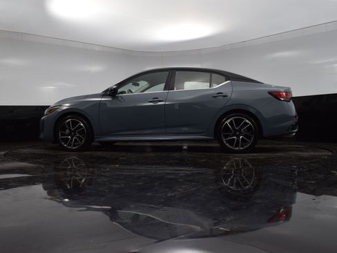 Used 2025 Nissan Sentra SR image 19