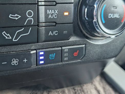Used 2019 Ford F350 Lariat w/ Lariat Ultimate Package AWD/4WD image 24