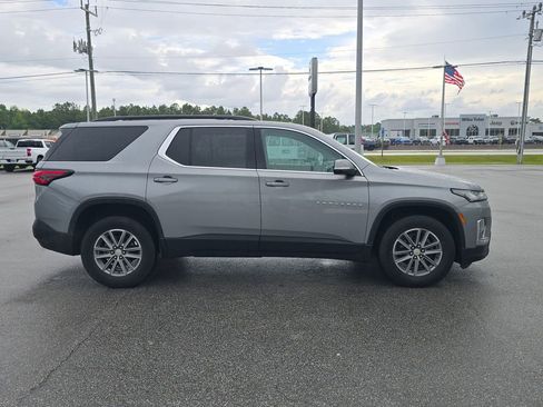Certified 2023 Chevrolet Traverse LT FWD image 2