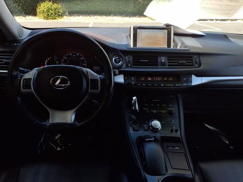 Used 2011 Lexus CT 200h Premium w/ Premium Audio Pkg FWD image 20