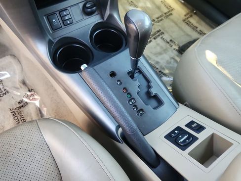 Used 2010 Toyota RAV4 Limited AWD/4WD image 20